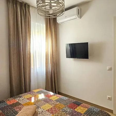 Sunshore Center #3 Daire