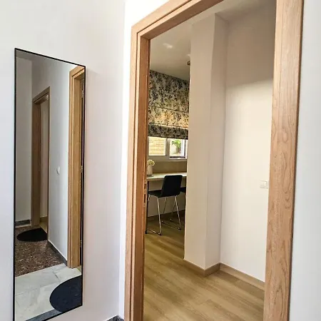 Sunshore Center #3 Daire *